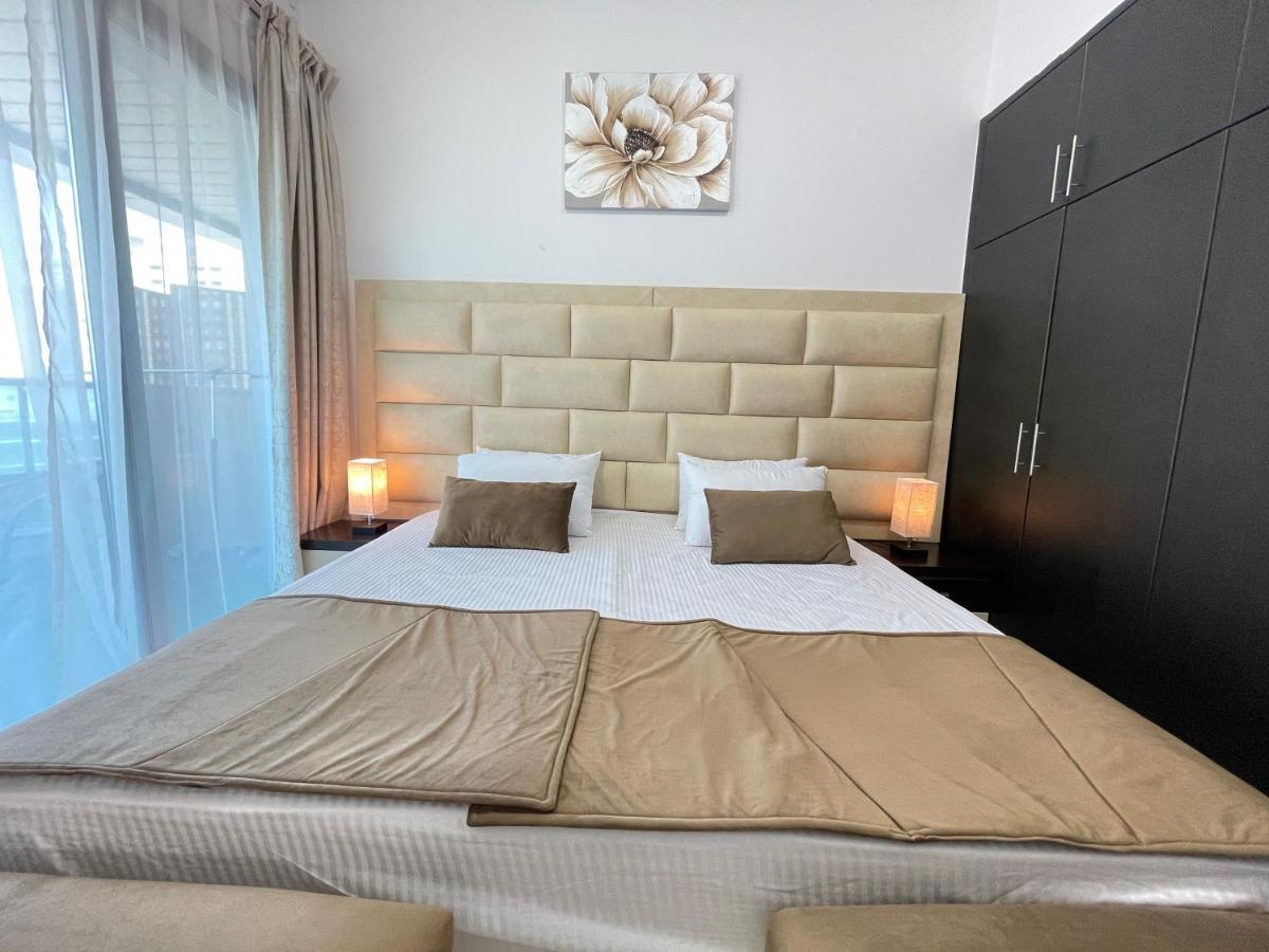 Private Gorgeous Room With Marina View With Shared Kitchen 迪拜 外观 照片